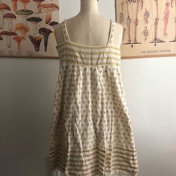 Diane von Furstenberg Dress with seamless pockets. - Picture 7 of 8